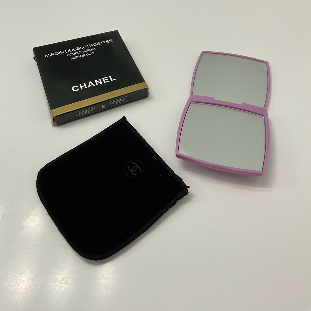NIB CHANEL Lavender Compact Mirror with Black Pouch - Picture 3 of 3